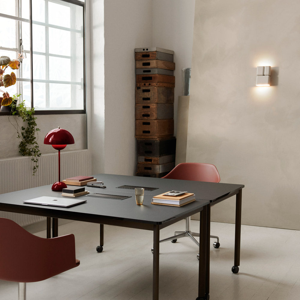 &Tradition Flowerpot VP3 Table Lamp